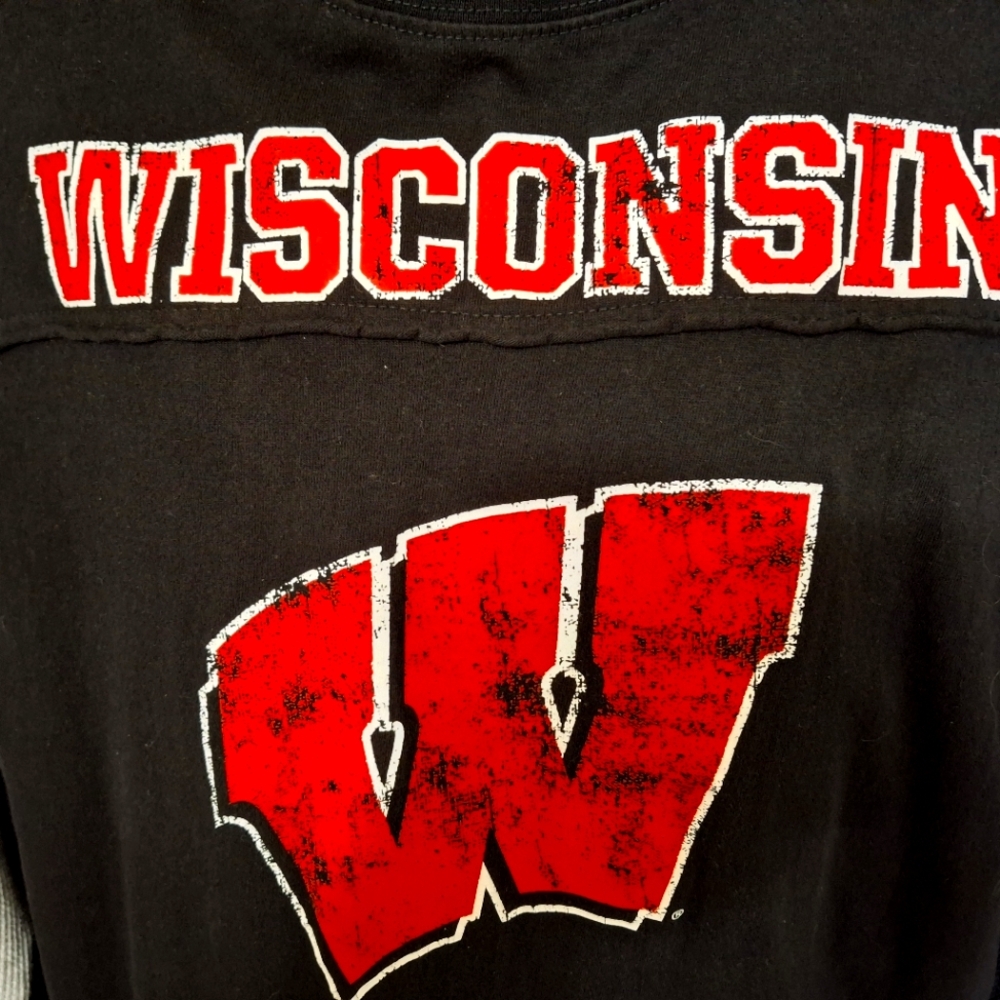 Wisconsin Sleeved Tshirt SIZE XL